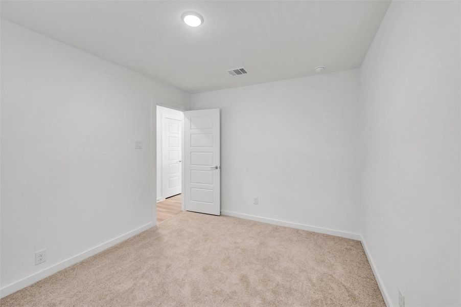 Spacious, unfurnished interior of a new home in Summerview, Fulshear (Image 32). Spacious, unfurnished interior of a new home in Summerview, Fulshear (Image 32).