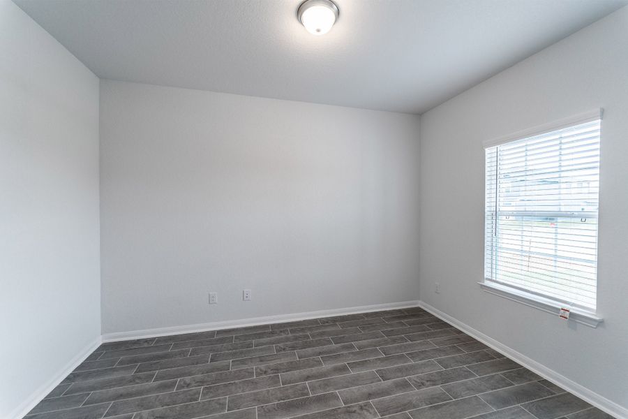 Spacious, unfurnished interior of a new home in Hannah Heights, Seguin (Image 10).