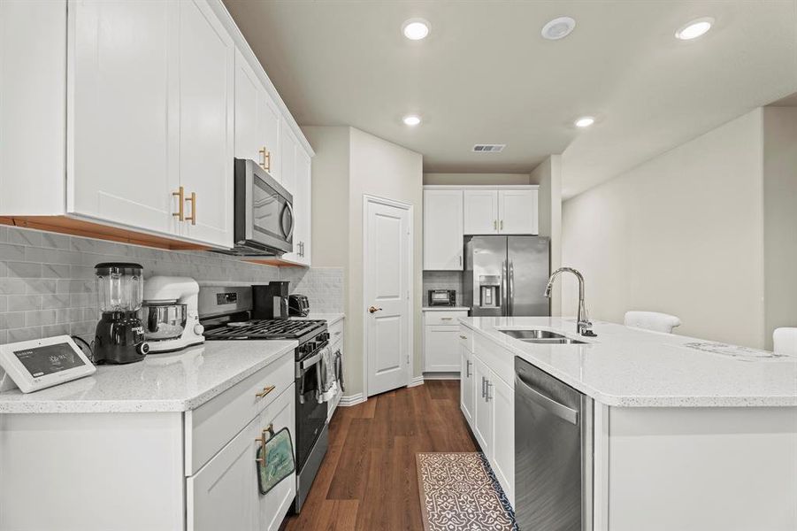 Furnished interior view inside a new home in Briarwood Hills - Highland Series, Forney (Image 17). Furnished interior view inside a new home in Briarwood Hills - Highland Series, Forney (Image 17).