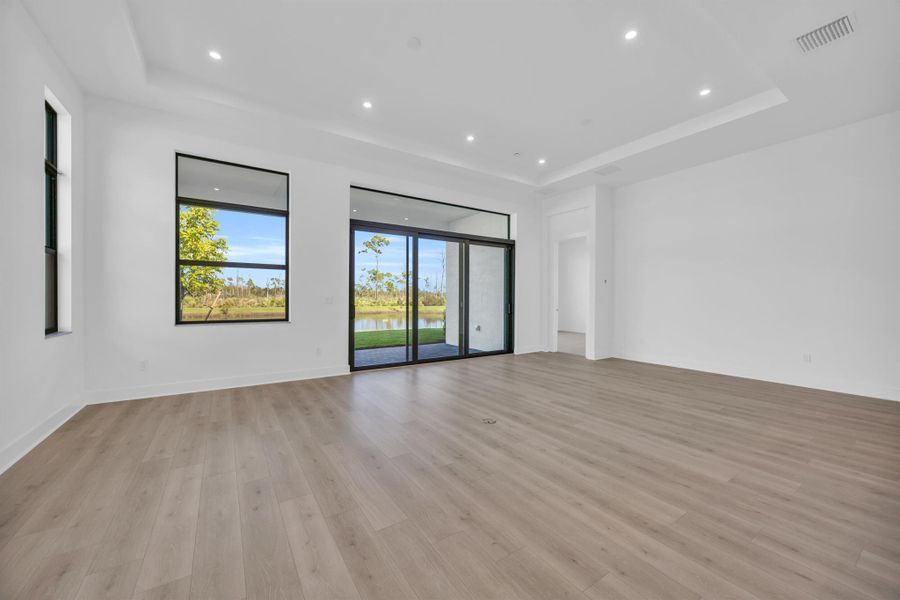 Spacious, unfurnished interior of a new home in Cove Royale, Stuart (Image 28). Spacious, unfurnished interior of a new home in Cove Royale, Stuart (Image 28).