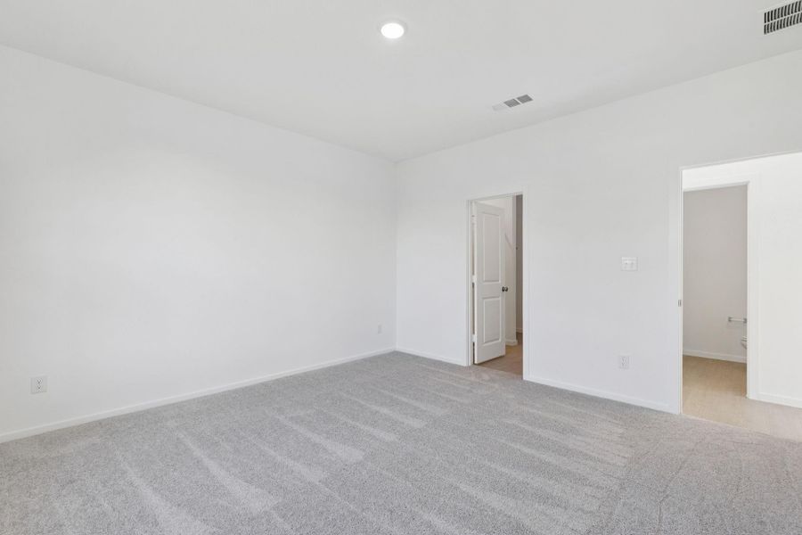 Spacious, unfurnished interior of a new home in Montgomery Bend, Montgomery (Image 18).