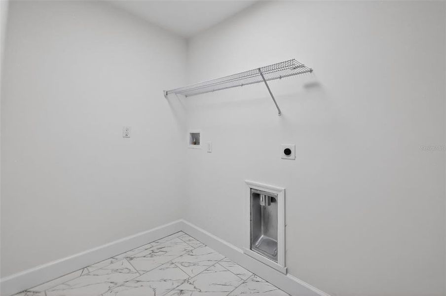Spacious, unfurnished interior of a new home in , Dunnellon (Image 19).