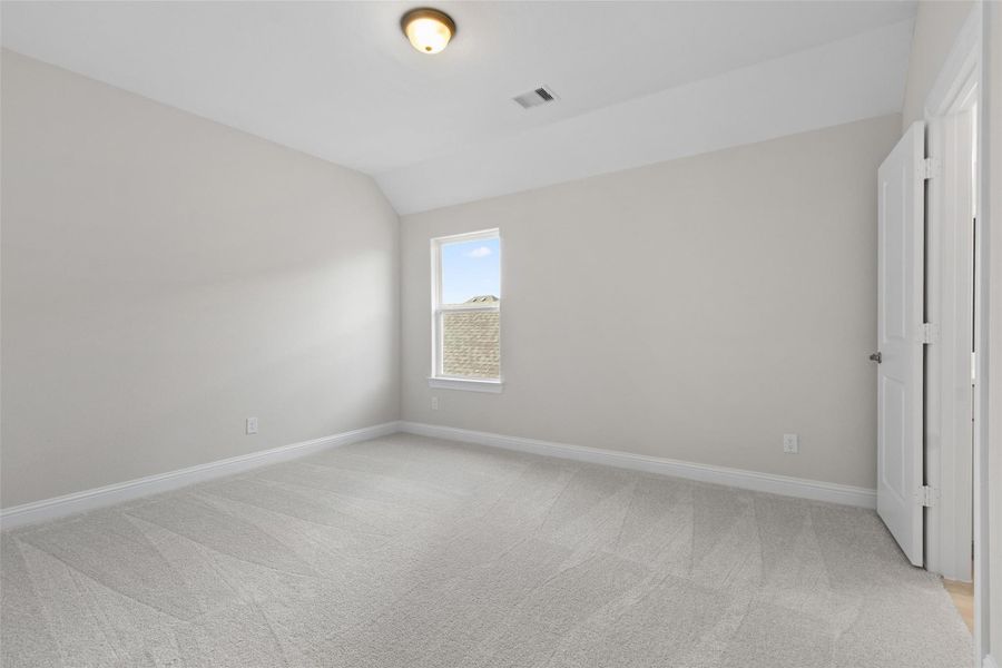 Spacious, unfurnished interior of a new home in Brookewater, Rosenberg (Image 30).