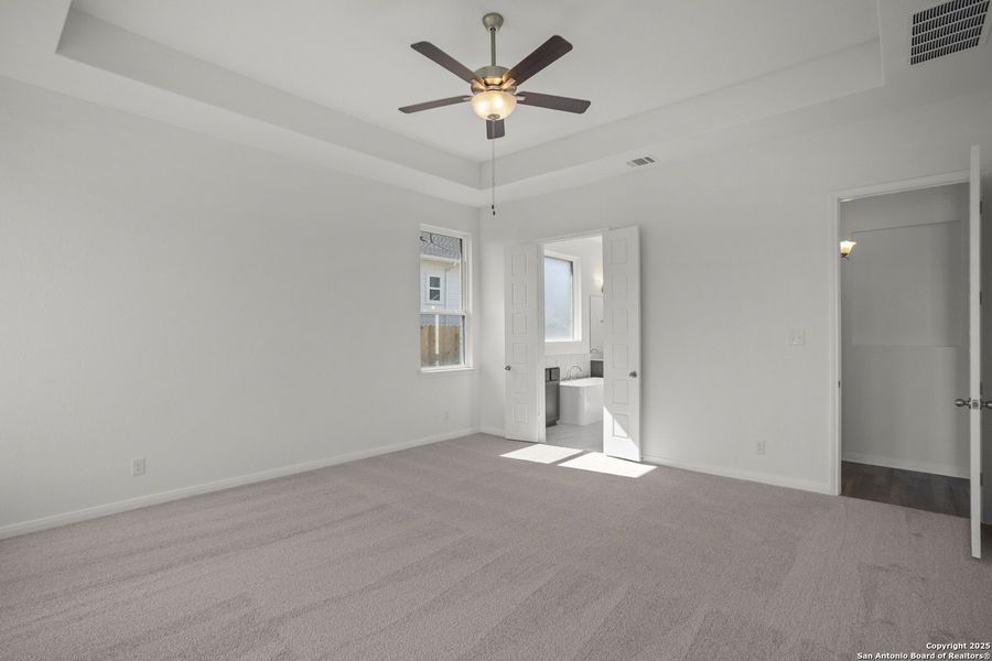 Spacious, unfurnished interior of a new home in Homestead, Schertz (Image 24).