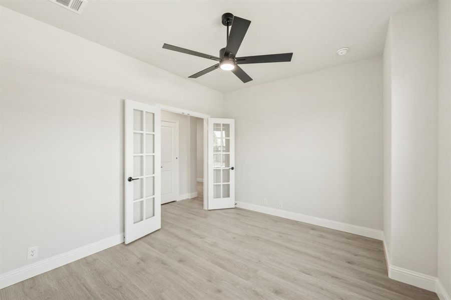 Spacious, unfurnished interior of a new home in Heartland Classic 60, Heartland (Image 26). Spacious, unfurnished interior of a new home in Heartland Classic 60, Heartland (Image 26).