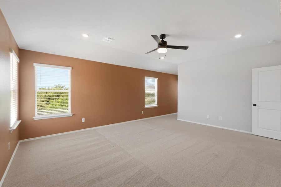 Spacious, unfurnished interior of a new home in River Bluff, Leander (Image 28). Spacious, unfurnished interior of a new home in River Bluff, Leander (Image 28).
