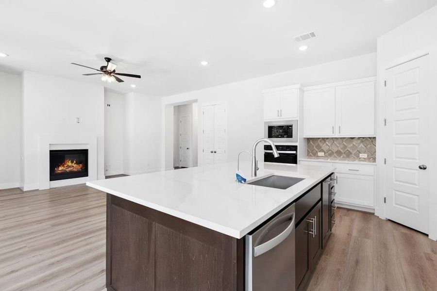 Furnished interior view inside a new home in Double Eagle Ranch, Cedar Creek (Image 11). Furnished interior view inside a new home in Double Eagle Ranch, Cedar Creek (Image 11).