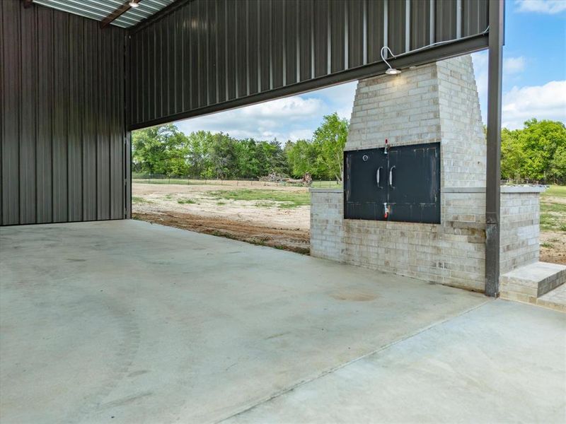 Exterior details and patio area of a home in , Edgewood (Image 23).