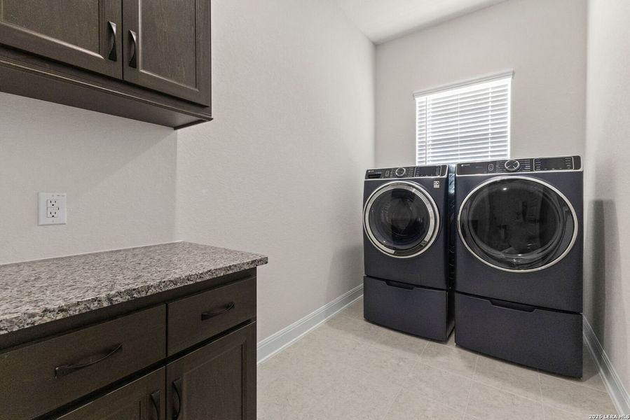 Furnished interior view inside a new home in Waldsanger, New Braunfels (Image 11).