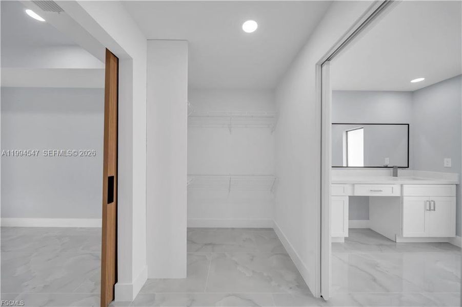 Spacious, unfurnished interior of a new home in , Lehigh Acres (Image 32).