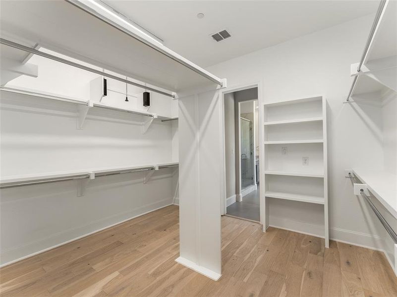 Spacious, unfurnished interior of a new home in , Irving (Image 23).