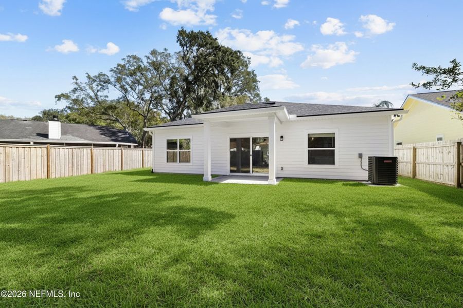 Exterior details and patio area of a home in , Jacksonville (Image 3).
