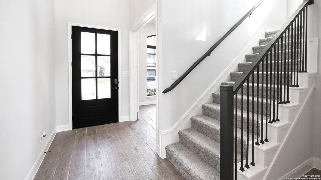 Spacious, unfurnished interior of a new home in Meadows Of Mill Creek 50', Seguin (Image 16).