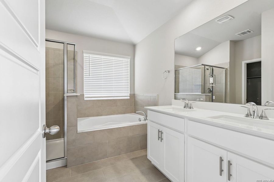 Furnished interior view inside a new home in Thomas Pond, San Antonio (Image 9). Furnished interior view inside a new home in Thomas Pond, San Antonio (Image 9).