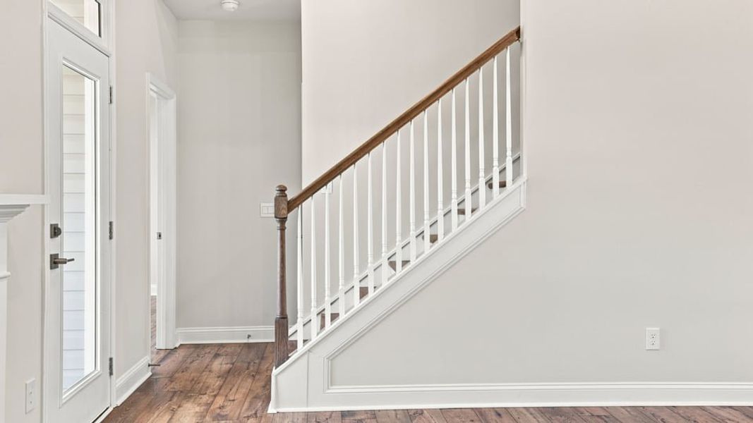 Spacious, unfurnished interior of a new home in Shadowood, Seneca (Image 24).
