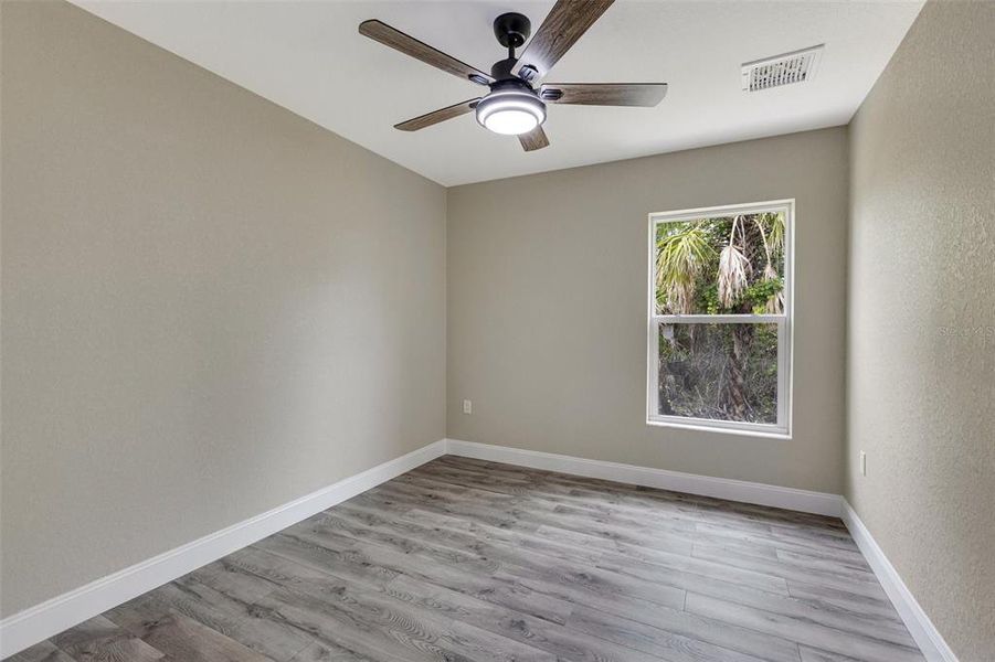 Spacious, unfurnished interior of a new home in , Rotonda West (Image 31).