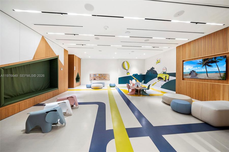 Community amenities in , Miami (Image 34).