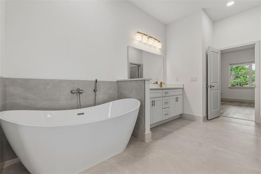 Furnished interior view inside a new home in , Port Charlotte (Image 9).