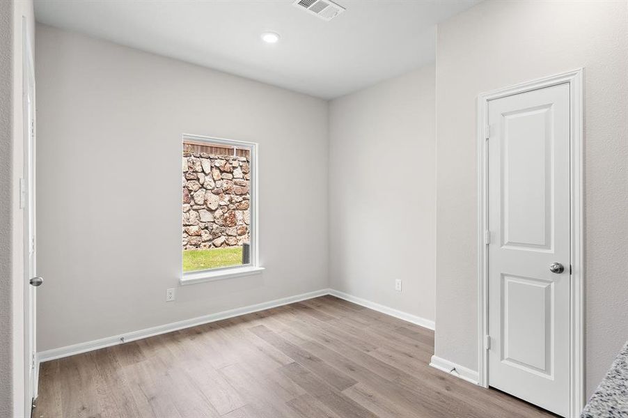 Spacious, unfurnished interior of a new home in College Park, Dallas (Image 17). Spacious, unfurnished interior of a new home in College Park, Dallas (Image 17).