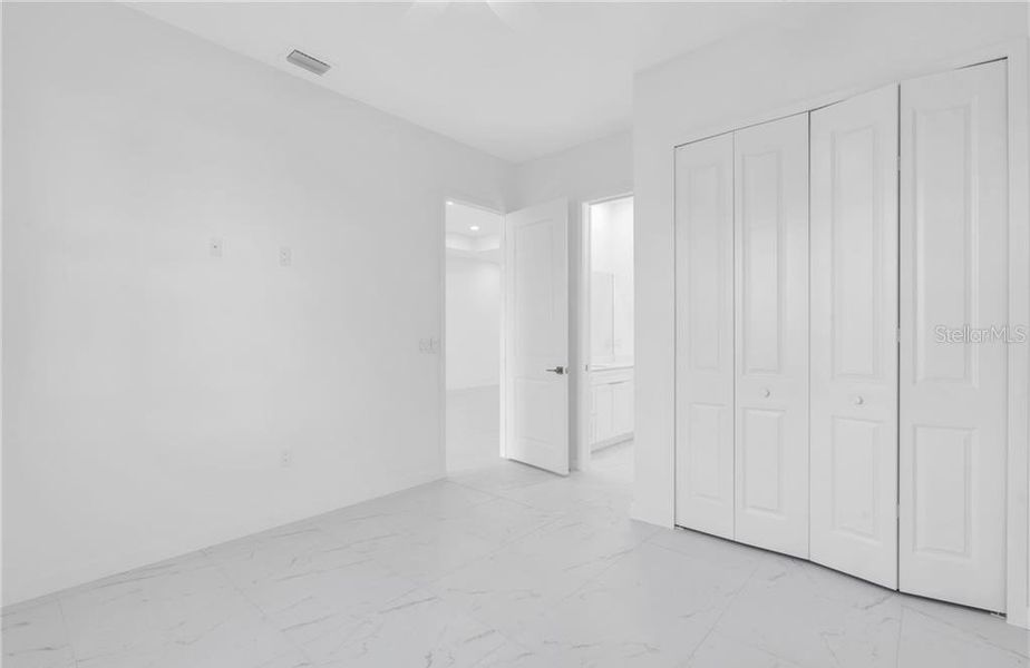 Spacious, unfurnished interior of a new home in , Cape Coral (Image 30).