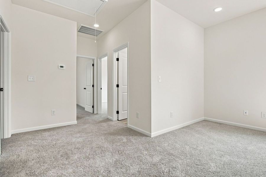 Spacious, unfurnished interior of a new home in Hampshire Hills, Columbia (Image 24).