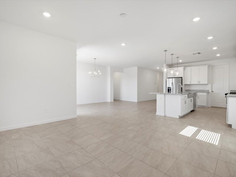 Spacious, unfurnished interior of a new home in Bella Vista Farms Reserve Series, San Tan Valley (Image 7).