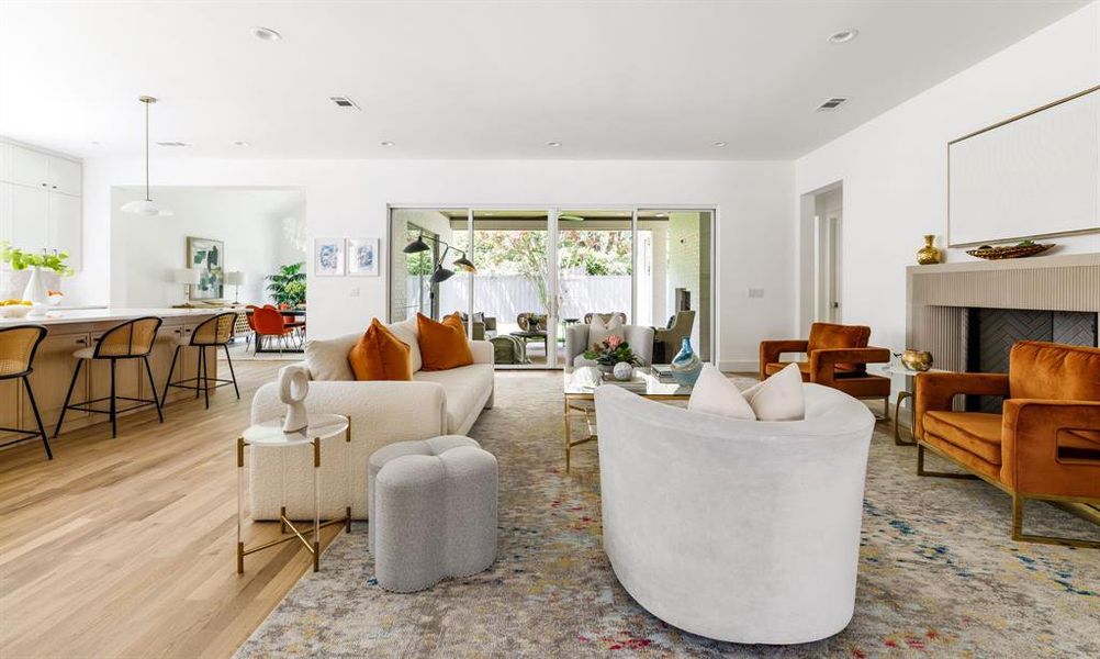 Furnished interior view inside a new home in , Dallas (Image 35). Furnished interior view inside a new home in , Dallas (Image 35).