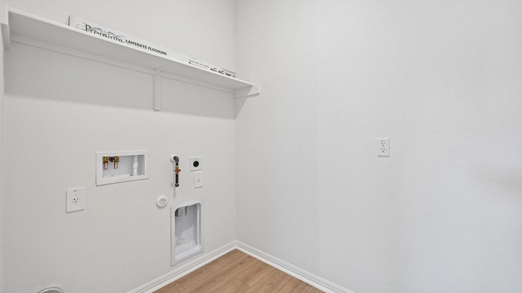 Spacious, unfurnished interior of a new home in Bar W Ranch, Leander (Image 26). Spacious, unfurnished interior of a new home in Bar W Ranch, Leander (Image 26).