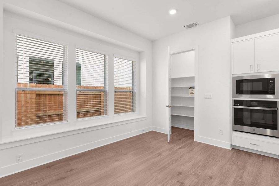 Spacious, unfurnished interior of a new home in Nolina, Georgetown (Image 24).