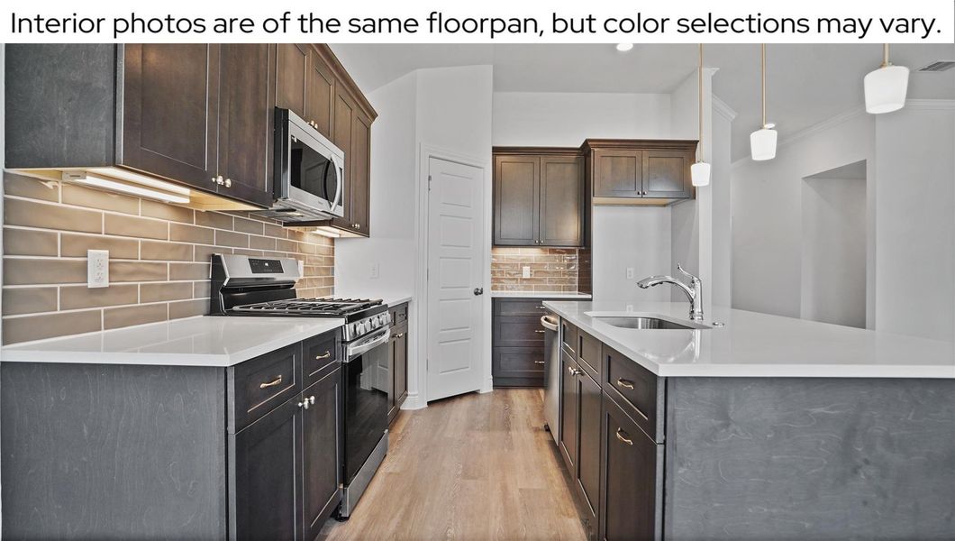 Furnished interior view inside a new home in Grand Oaks Reserve, Cleveland (Image 7). Furnished interior view inside a new home in Grand Oaks Reserve, Cleveland (Image 7).