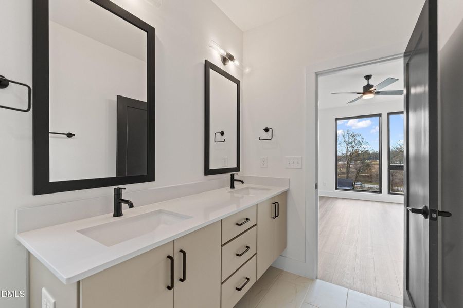 27-512 Gordon St, 901 _0581