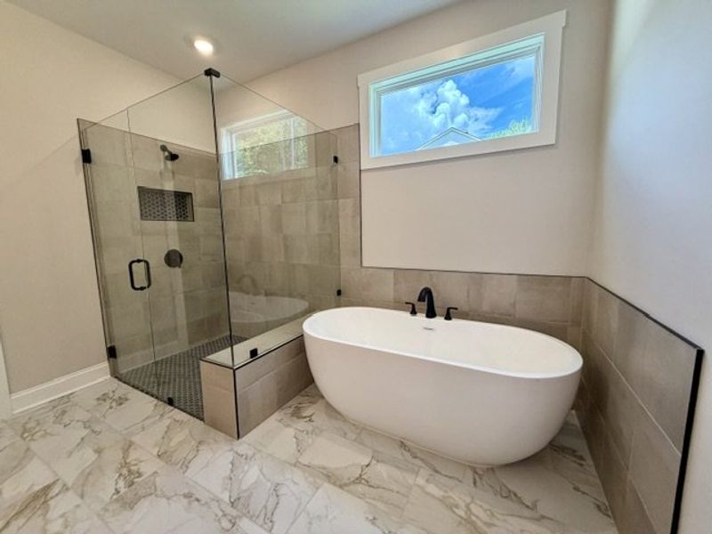 Furnished interior view inside a new home in Lakefield, Palmetto (Image 7).