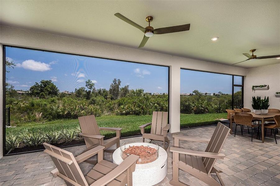 Exterior details and patio area of a home in Wellen Park, Venice (Image 4).