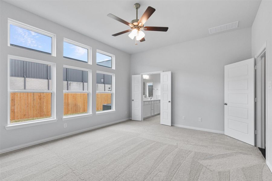 Spacious, unfurnished interior of a new home in Beamer Villas, Friendswood (Image 16).