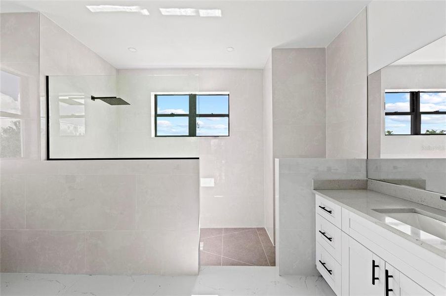 Spacious, unfurnished interior of a new home in , Punta Gorda (Image 38). Spacious, unfurnished interior of a new home in , Punta Gorda (Image 38).