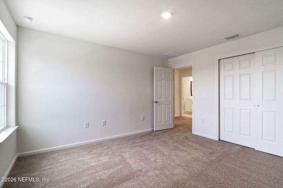 Spacious, unfurnished interior of a new home in Copper Ridge, Jacksonville (Image 20).