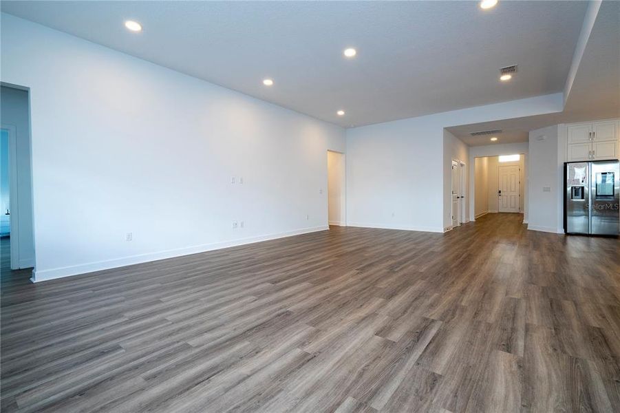 Spacious, unfurnished interior of a new home in , Apopka (Image 28).