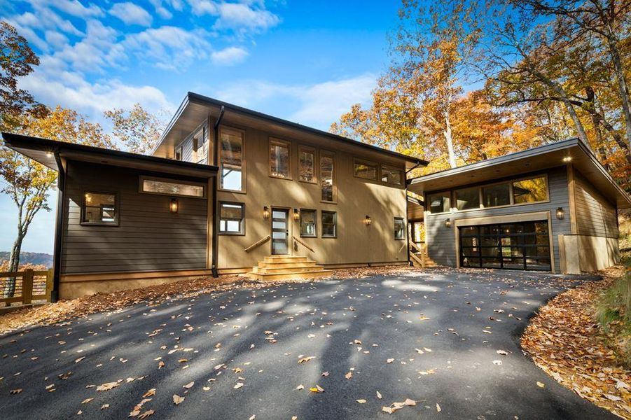 Image 81 of a home in .