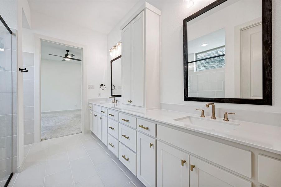 Furnished interior view inside a new home in , Frisco (Image 15).