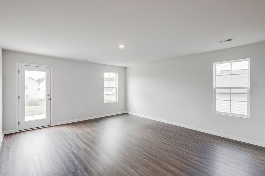 Spacious, unfurnished interior of a new home in Bluefield, Lexington (Image 16). Spacious, unfurnished interior of a new home in Bluefield, Lexington (Image 16).