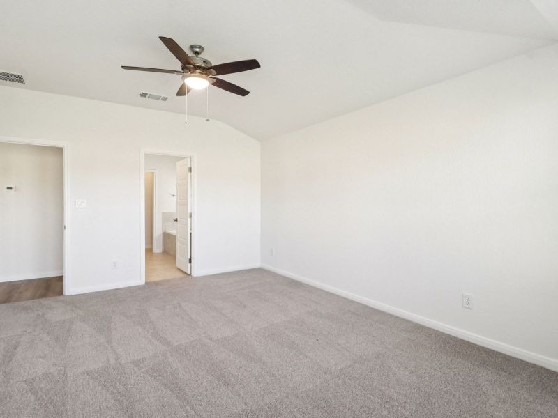 Spacious, unfurnished interior of a new home in Sagebrooke - Classic Series, San Antonio (Image 16).