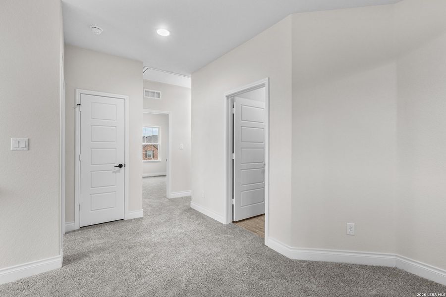 Spacious, unfurnished interior of a new home in Horizon Ridge, San Antonio (Image 29). Spacious, unfurnished interior of a new home in Horizon Ridge, San Antonio (Image 29).