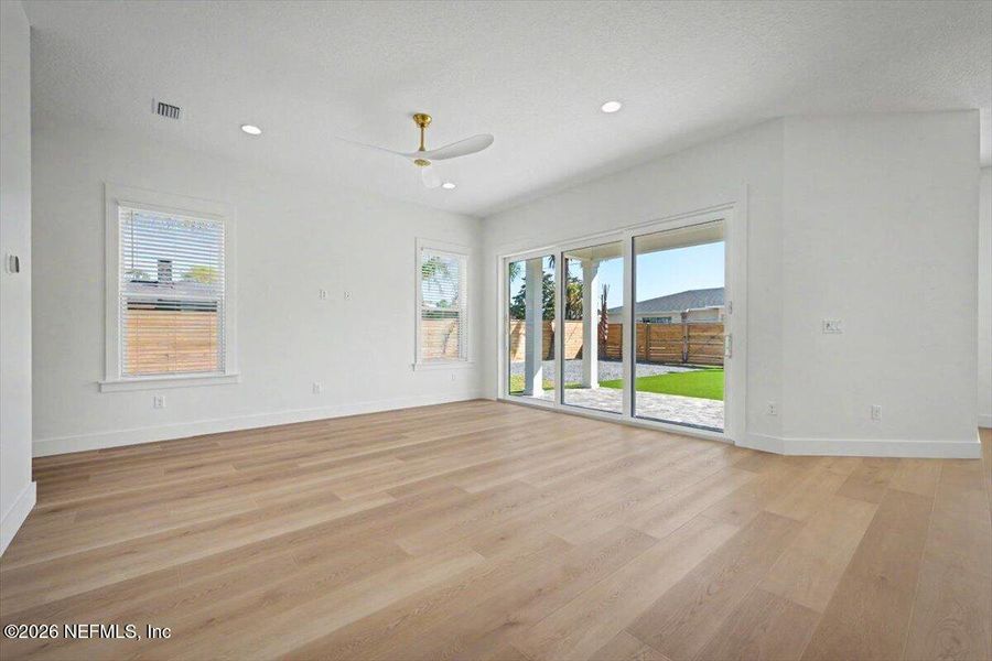 Spacious, unfurnished interior of a new home in , Jacksonville Beach (Image 36).