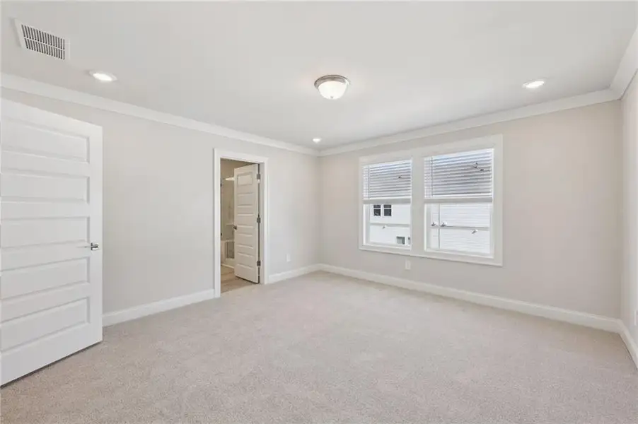 Spacious, unfurnished interior of a new home in , Lawrenceville (Image 35).
