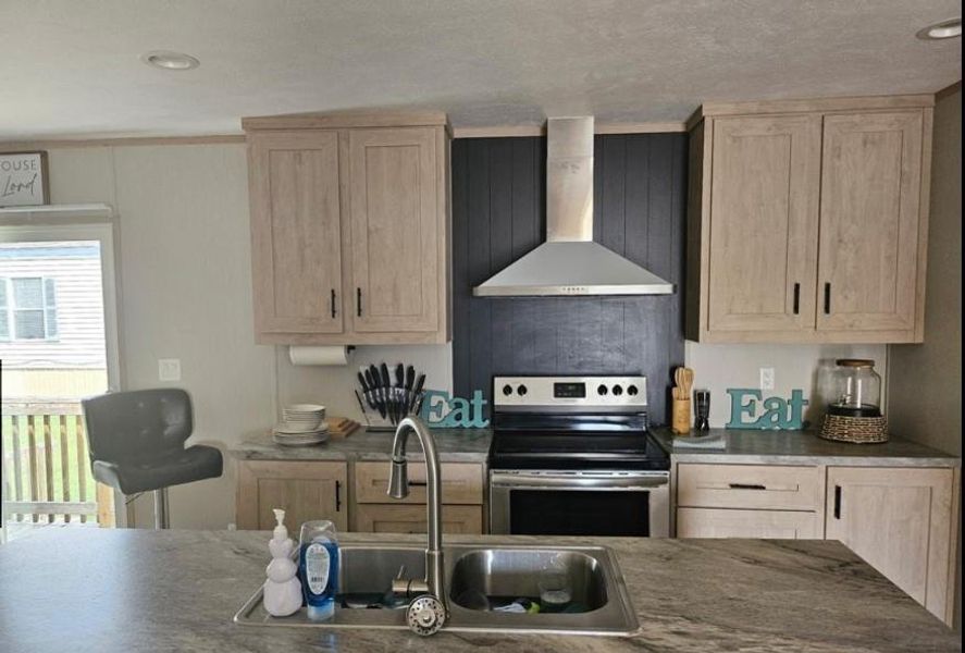 Furnished interior view inside a new home in , Killeen (Image 5).