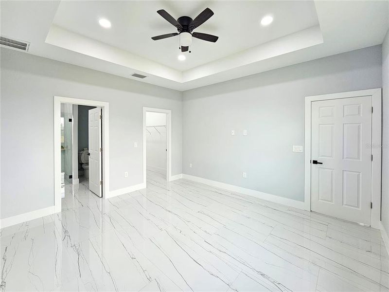 Spacious, unfurnished interior of a new home in , Lehigh Acres (Image 21).
