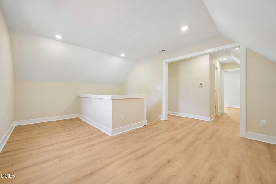 22-web-or-mls-Berwyn Ave-S1405-022