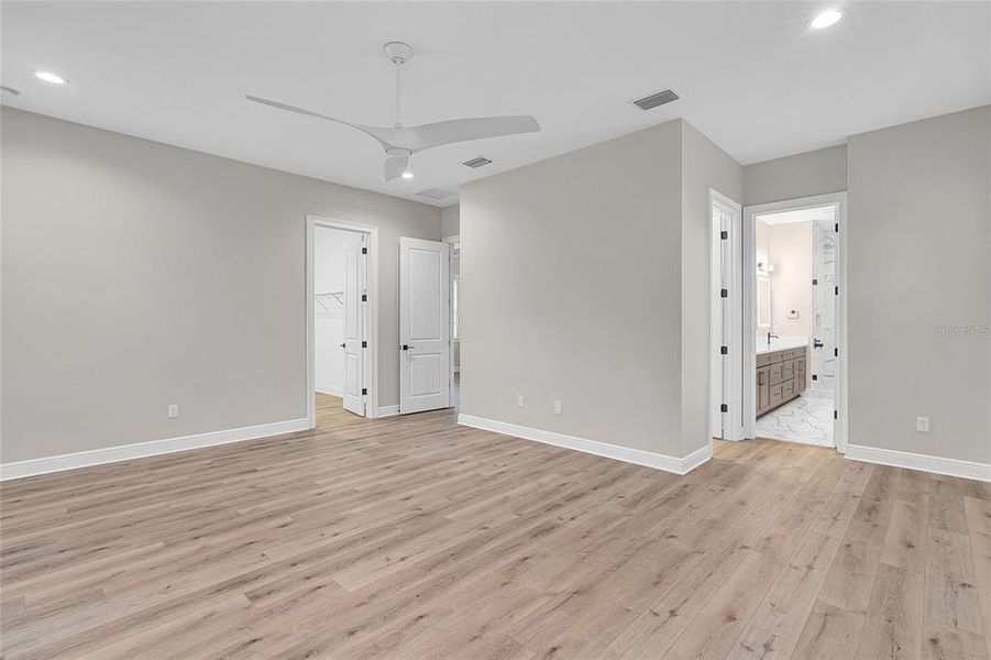 Spacious, unfurnished interior of a new home in , St. Petersburg (Image 19). Spacious, unfurnished interior of a new home in , St. Petersburg (Image 19).