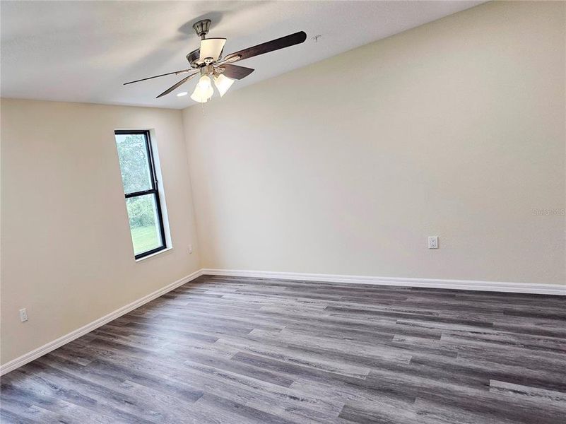 Spacious, unfurnished interior of a new home in , Tampa (Image 7).