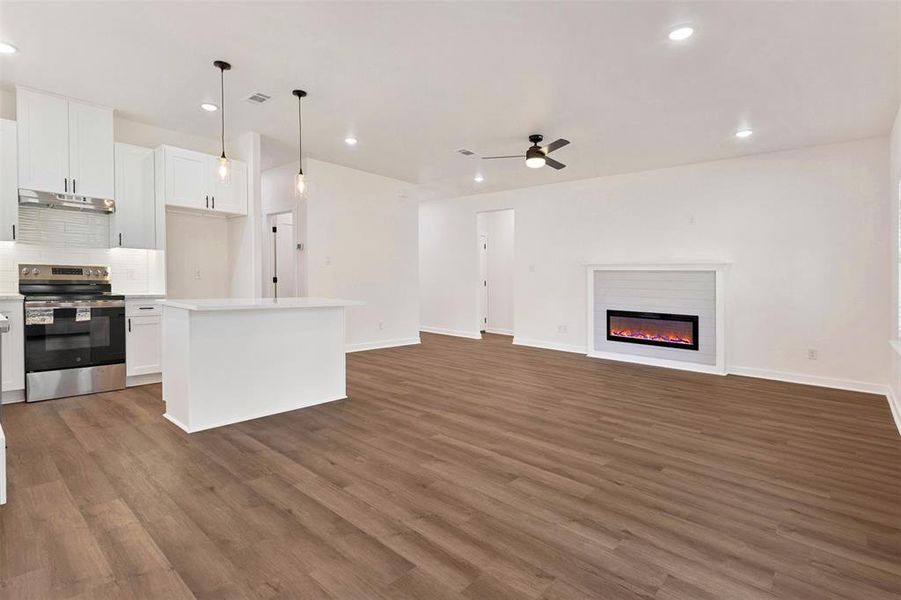 Spacious, unfurnished interior of a new home in , Payne Springs (Image 36). Spacious, unfurnished interior of a new home in , Payne Springs (Image 36).